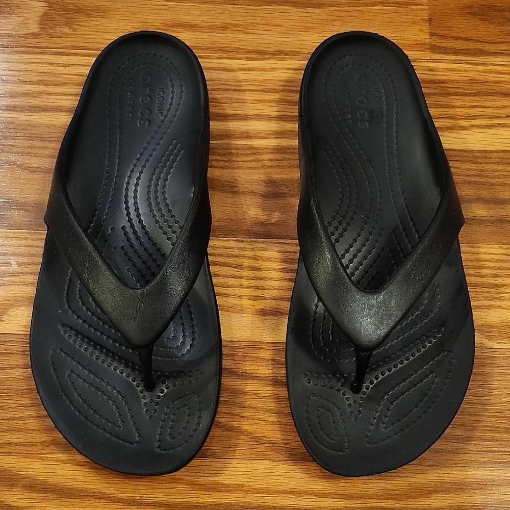 Size 9 - CROCS Kaydee II Black Flat Lightweight Flip Flops